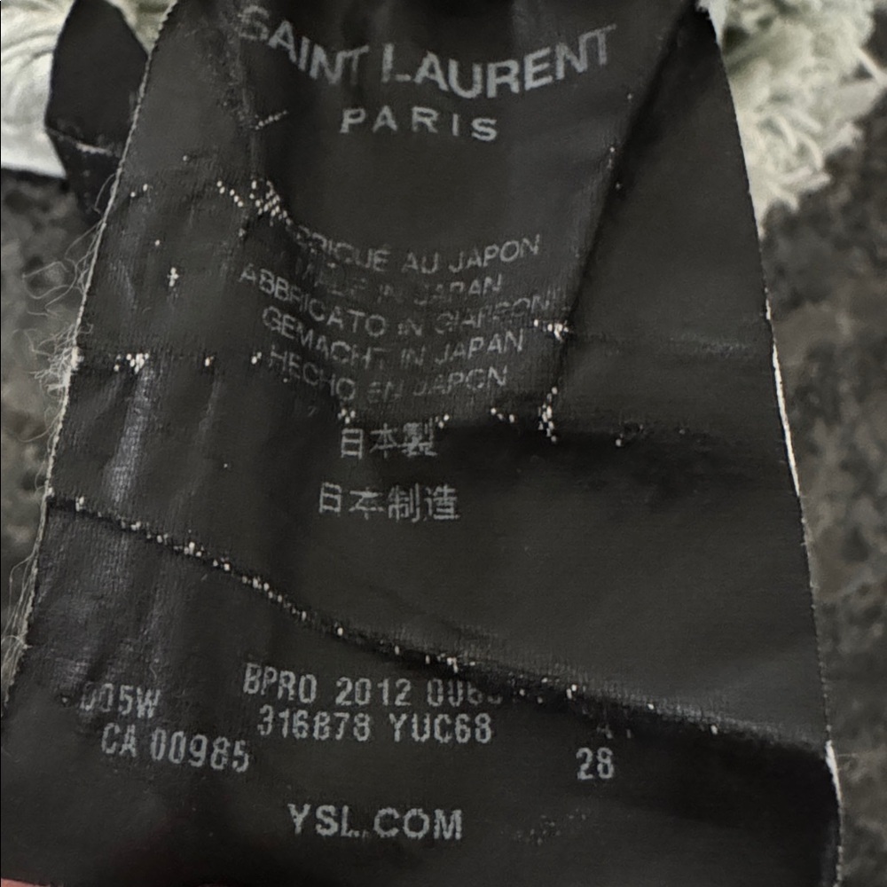 YVES SAINT LAURENT FRAYED HEM JEAN SHORTS LIGHT WASH SIZE 28 SEE MEASUREMENTS - Picture 6 of 7